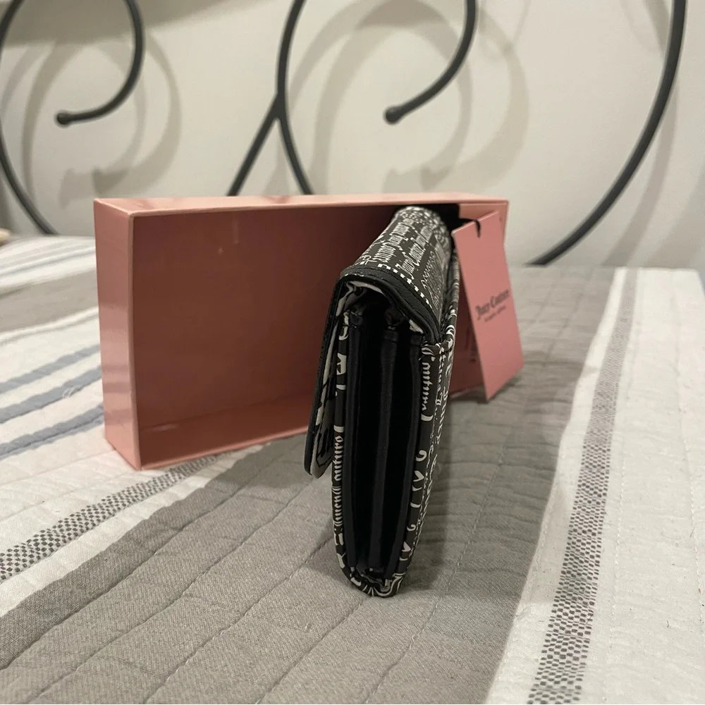 Juicy Couture NWT Logo Clutch Gift Set - Picture 12 of 13